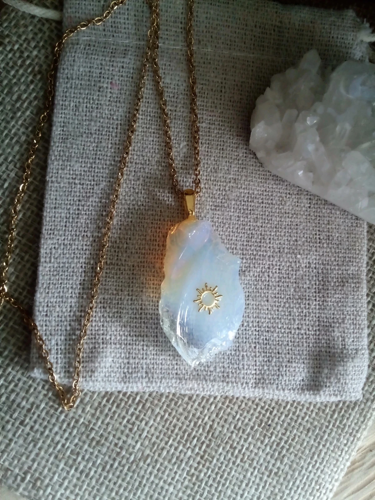 Collier pierre opaline avec soleil – photo 3